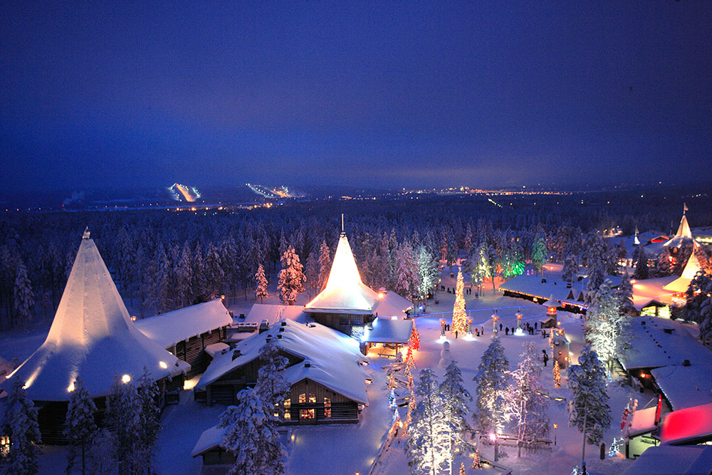 SANTA-CLAUS-VILLAGE