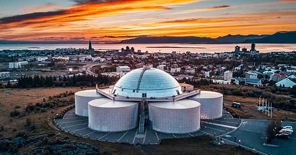 THE-PEARL-OBSERVATORY-(PERLAN)-iceland