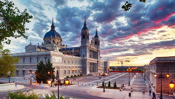 CATEDRAL_DE_LA_ALMUDENA_SPAIN