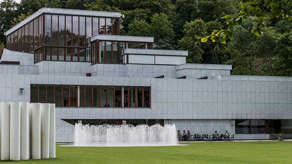كونستن----متحف-الفن-الحديث-ألبورغ-الدنمارك