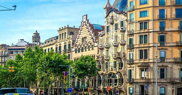 PASSEIG_DE_GRÀCIA,_BARCELONA_SPAIN