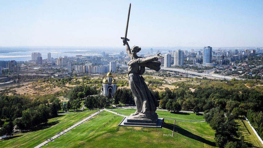 THE-MOTHERLAND-CALLS,RUSSIA