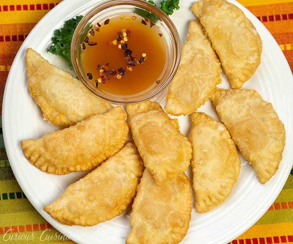 PASTEL-DE-QUEIJO-(DEEP-FRIED-CHEESE-PASTRY)-BRAZIL